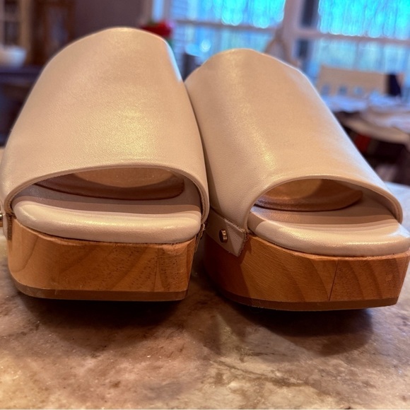 Women’s DOLCE VITA Dorado white leather wooden clog sandals- Size 7.5 - Picture 5 of 10